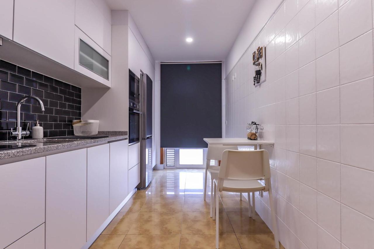 Flor Do Mar - Spacious Apartment With Balcony Vila Praia de Ancora Luaran gambar
