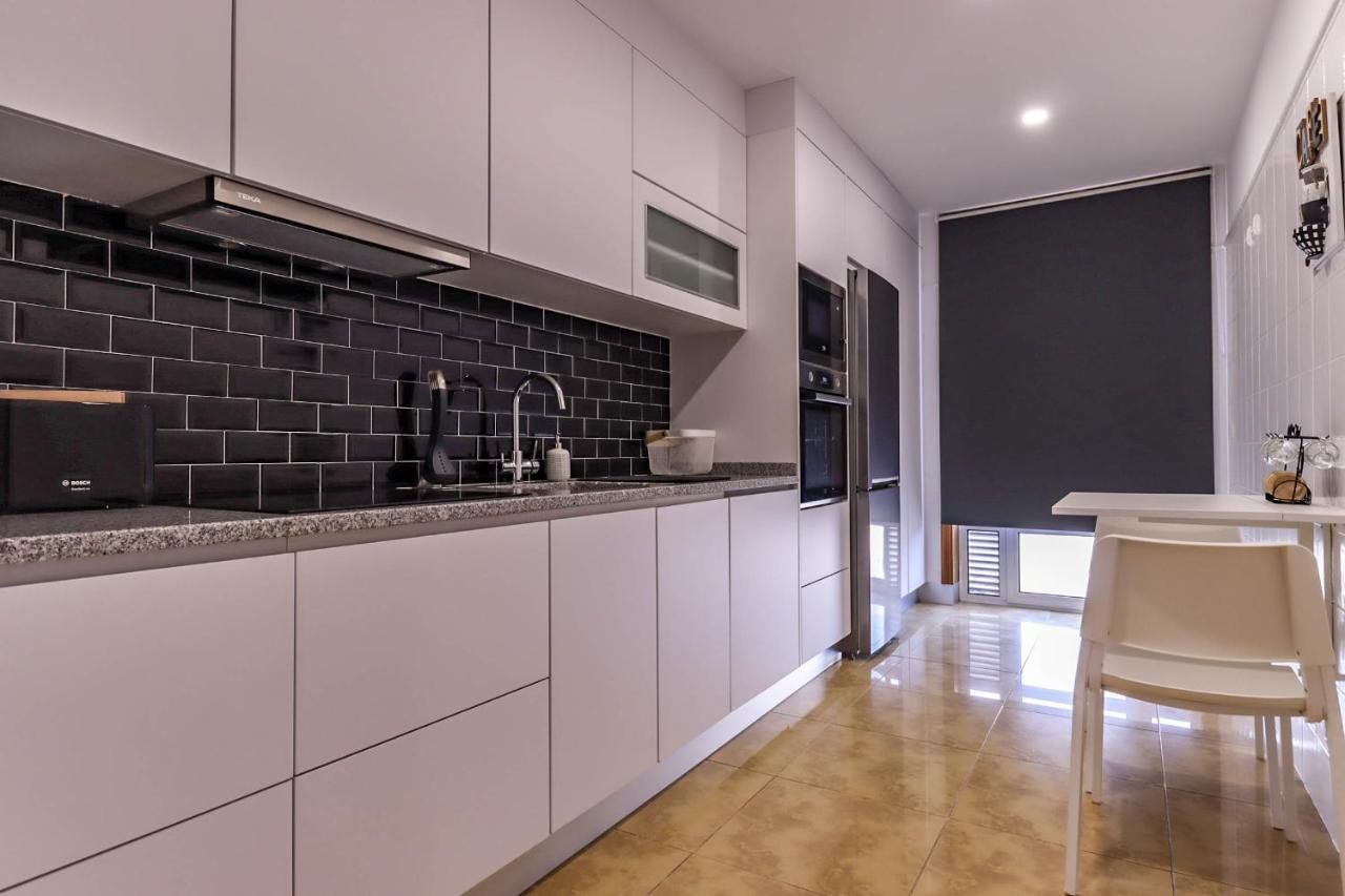 Flor Do Mar - Spacious Apartment With Balcony Vila Praia de Ancora Luaran gambar